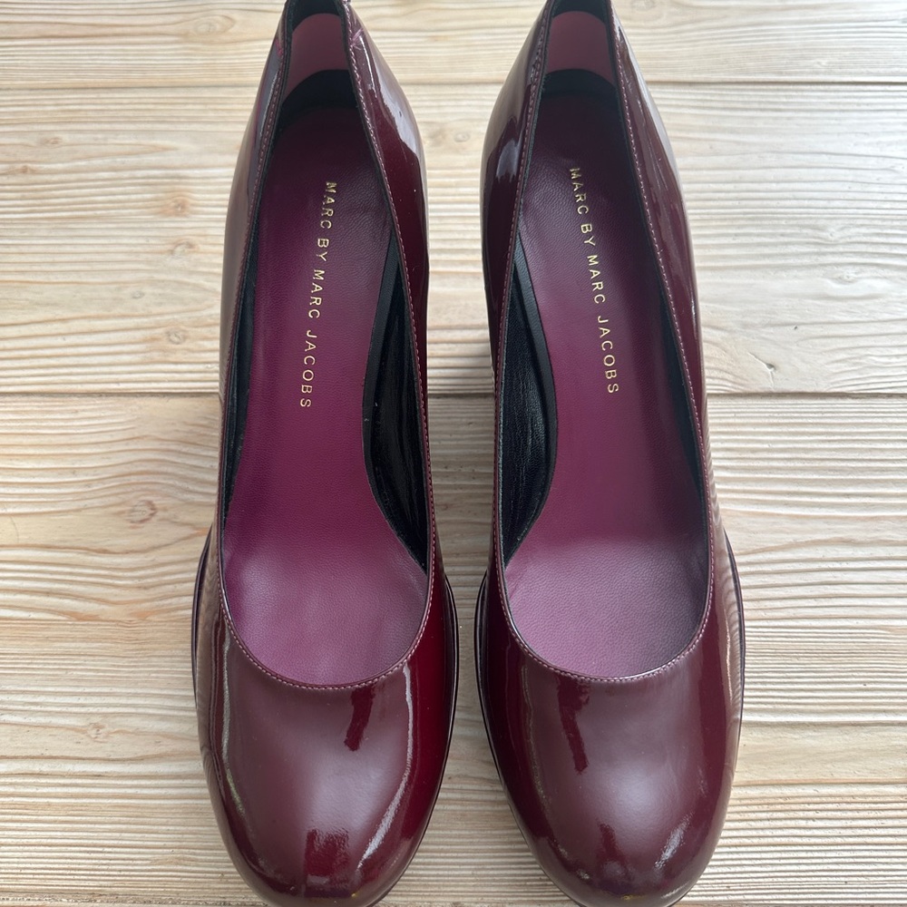 Marc by Marc Jacobs Burgundy Patent Leather Wedge Pumps – US 9.5 (EU 39.5)